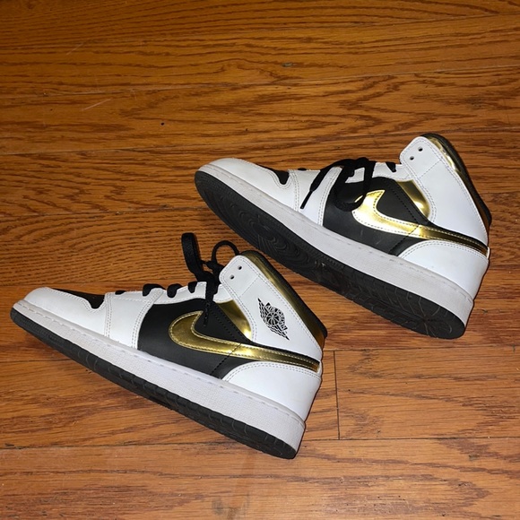 Air Jordan Mid GS EUC size